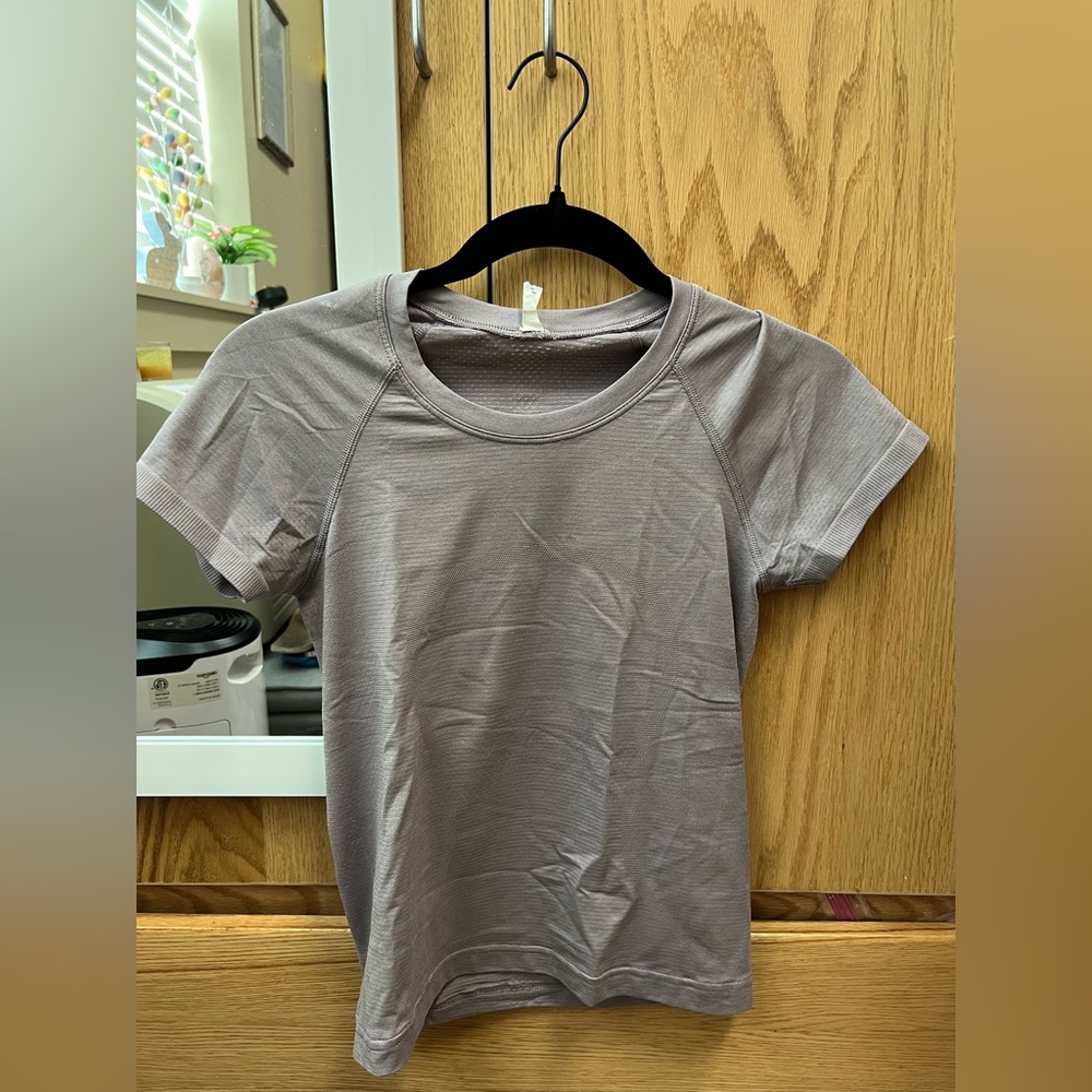 Lululemon T Shirt